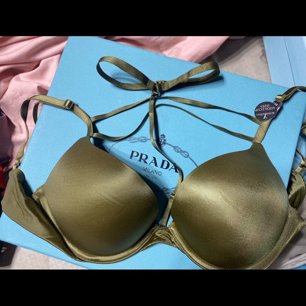 Victoria Secret Bombshell Bra with Neck & Chest Straps 34B